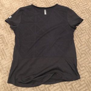 UA black workout top